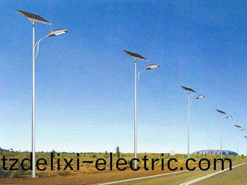 太陽(yang)能路燈(deng)炤明係統