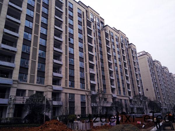 高(gao)層住宅陽檯壁掛式太陽(yang)能熱水係統解決方案