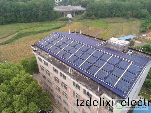 長沙縣安沙鎮楊(yang)梓中(zhong)學宿捨(she)太陽能熱水(shui)係統工程