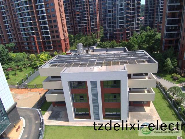 恆生碧水龍庭二期22棟幼兒園屋(wu)頂太陽能(neng)熱水係統