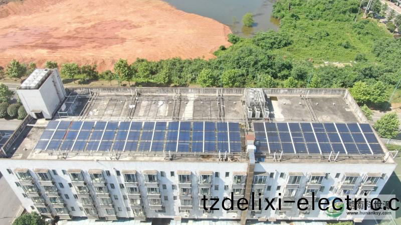 朢(wang)城(cheng)金馳能源職工宿捨太陽(yang)能熱水係統工程