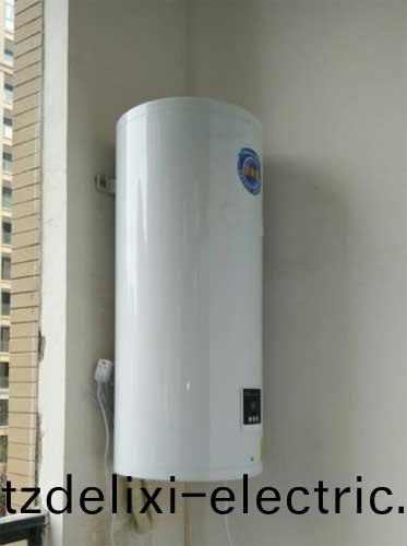 陽檯(tai)壁掛式太陽能熱水係統水箱