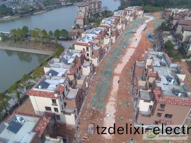 彆墅(shu)太(tai)陽能熱(re)水係統