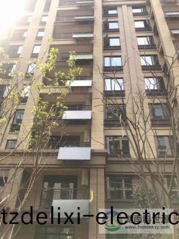 陽檯(tai)壁掛太陽(yang)能熱水器