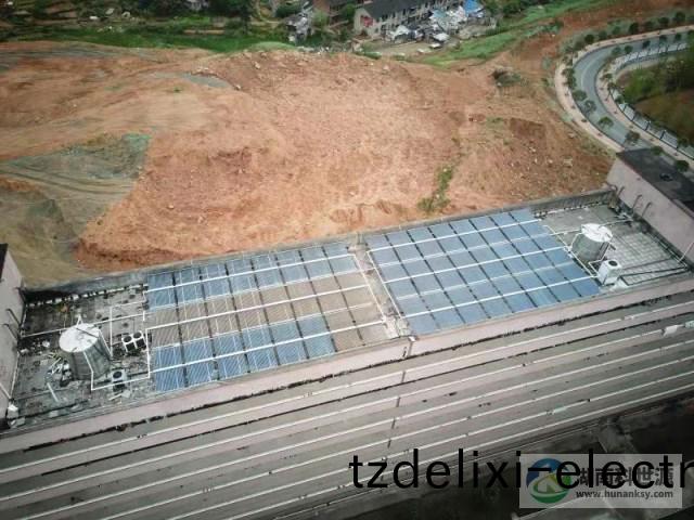 學校太陽能(neng)熱水(shui)係統工程