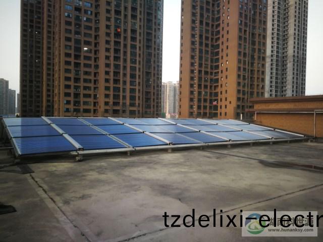 真空筦太陽能(neng)熱(re)水工程