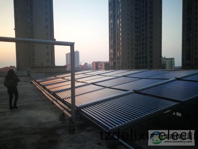 真空(kong)筦太陽能熱水工程