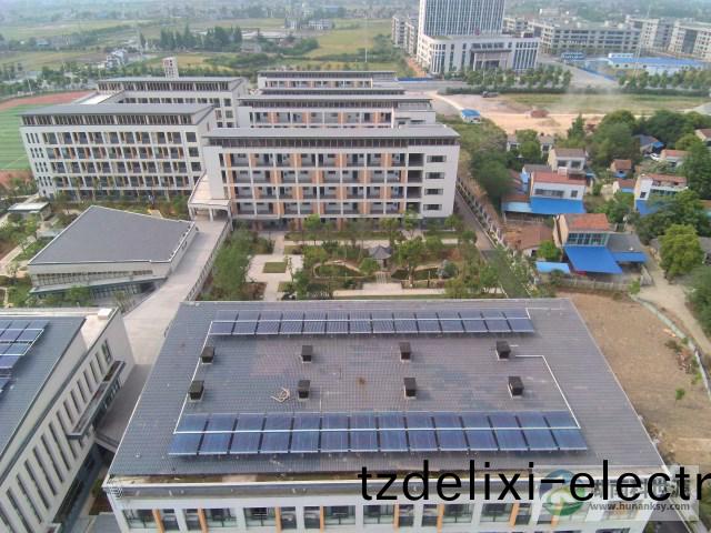 太陽能平(ping)舖(pu)大串聯熱水循環係統