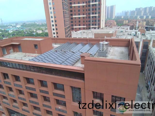 平闆太陽能(neng)熱水係(xi)統(tong)