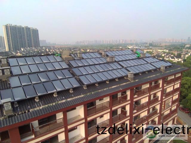 斜屋頂平闆太陽能(neng)集熱係統