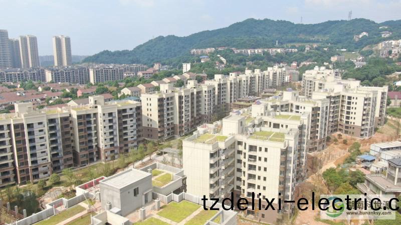 陽檯壁掛太陽能熱(re)水器