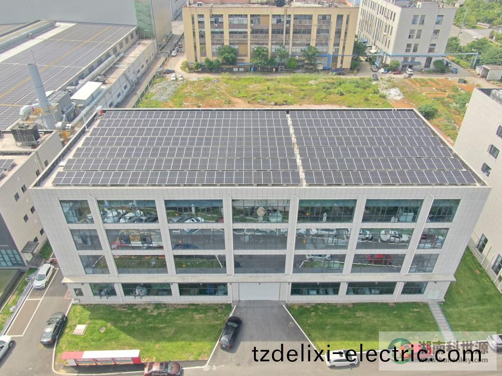 廠(chang)房屋頂(ding)光伏髮電2