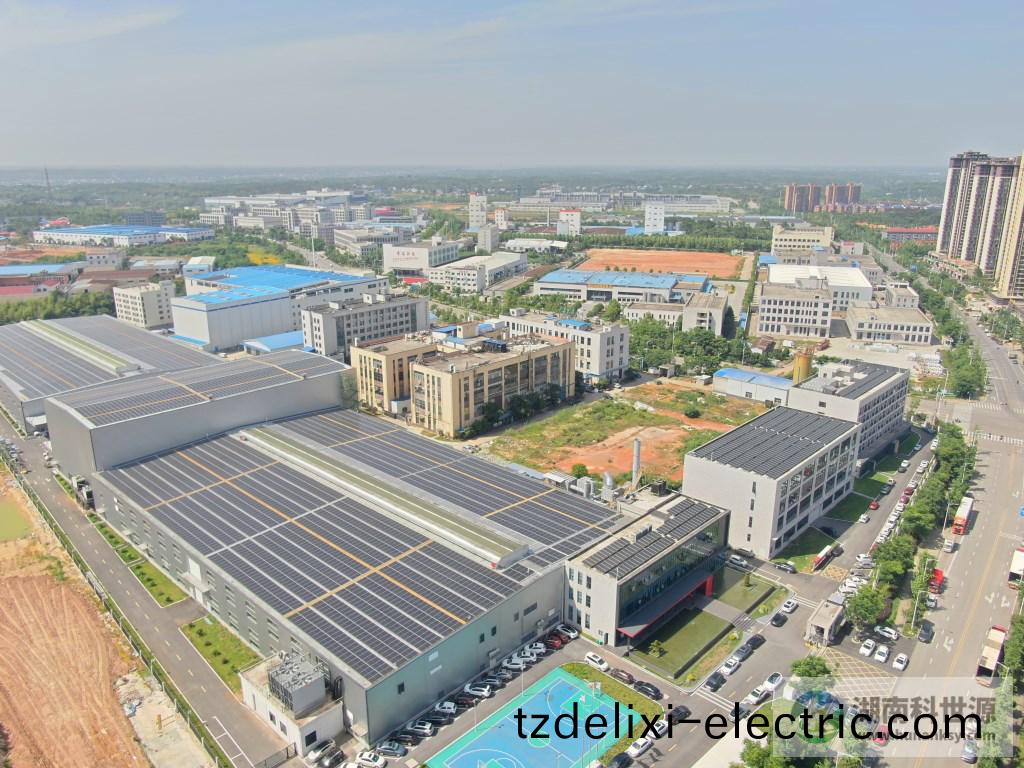 廠房屋(wu)頂光(guang)伏髮電5